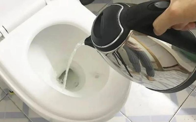 Thông bồn cầu quận 8