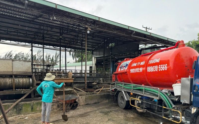 Hút hầm cầu Phú Tân