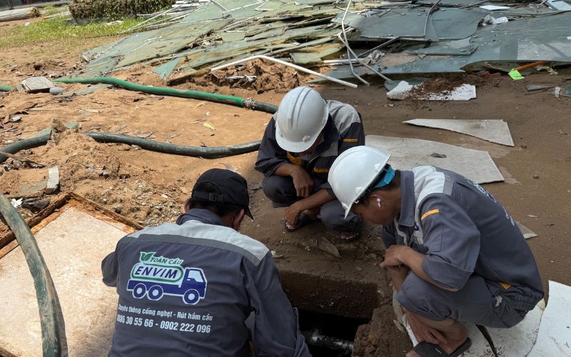 Hút hầm cầu Trần Văn Thời