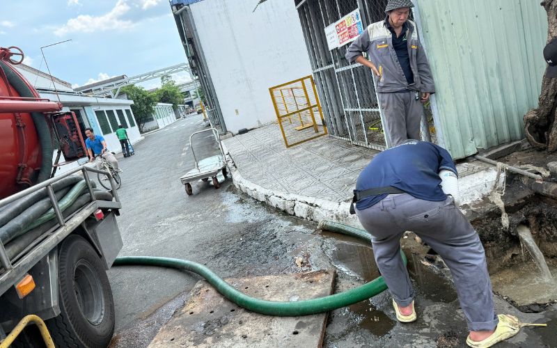 Hút hầm cầu Vạn Thắng