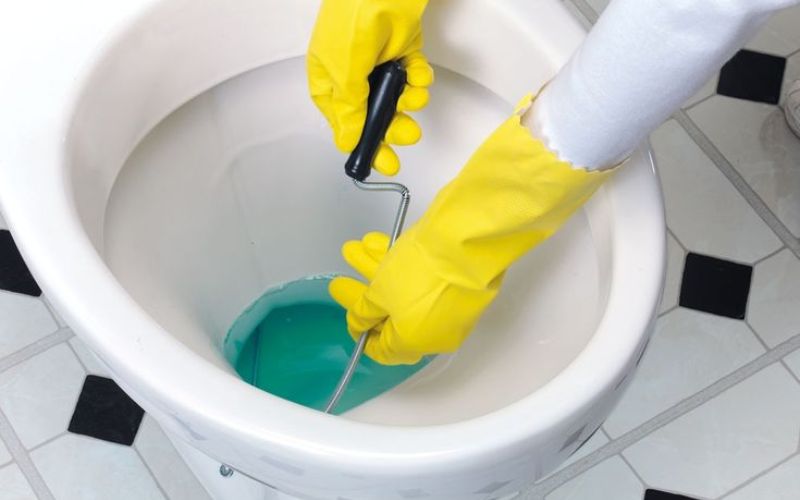 Thông bồn cầu Cần Đước