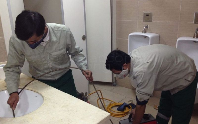 Thông bồn cầu Vĩnh Hưng