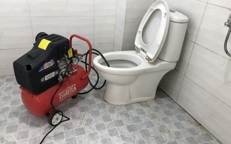 thông bồn cầu nghẹt quận 10