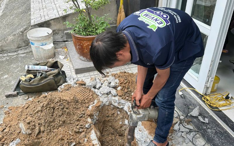 thông tắc bồn cầu phú giáo